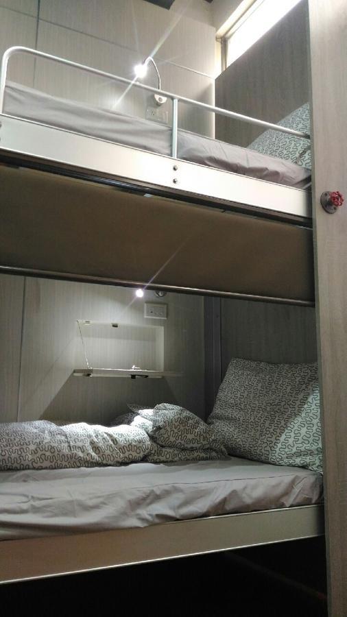 Rest Backpacker Hostel Tainan Exterior foto