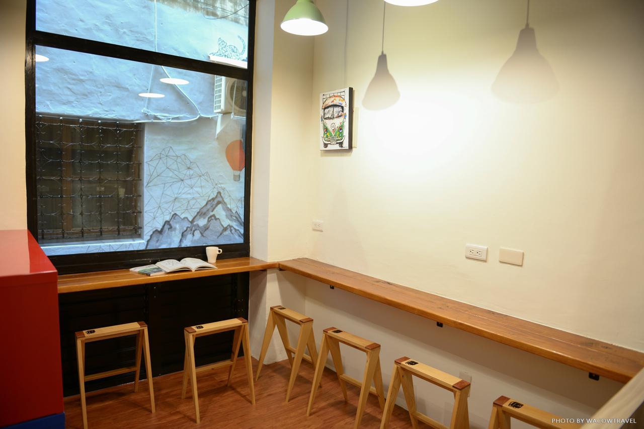 Rest Backpacker Hostel Tainan Exterior foto
