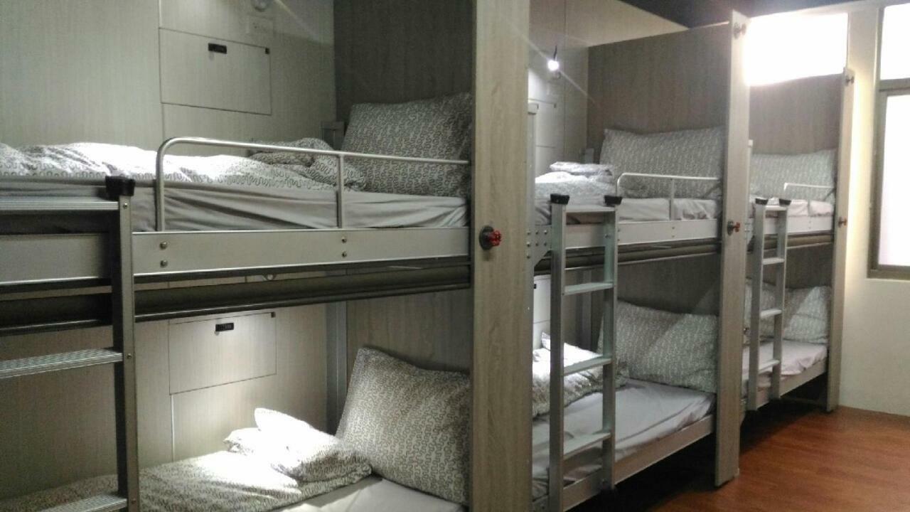 Rest Backpacker Hostel Tainan Exterior foto